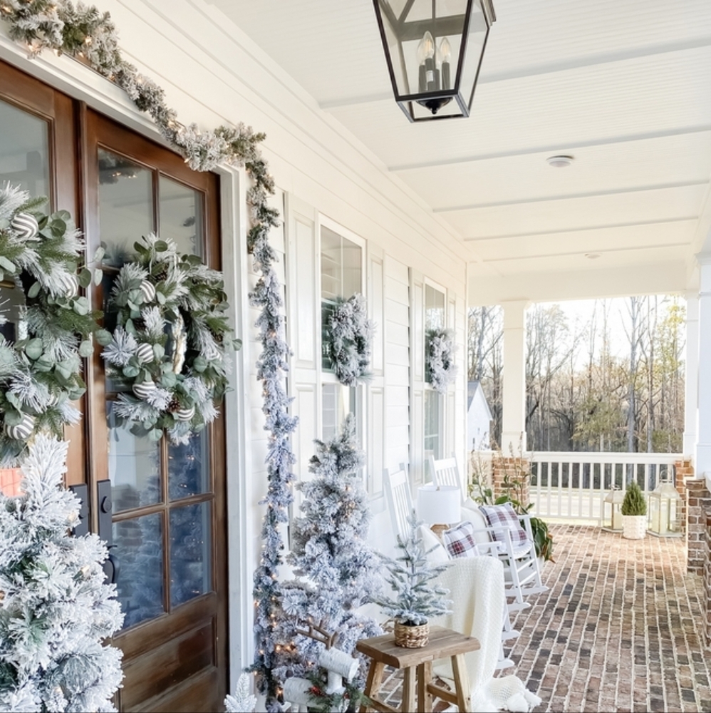 NWT RUSTIC FLOCKED CHRISTMAS LONG DOOR GARLAND